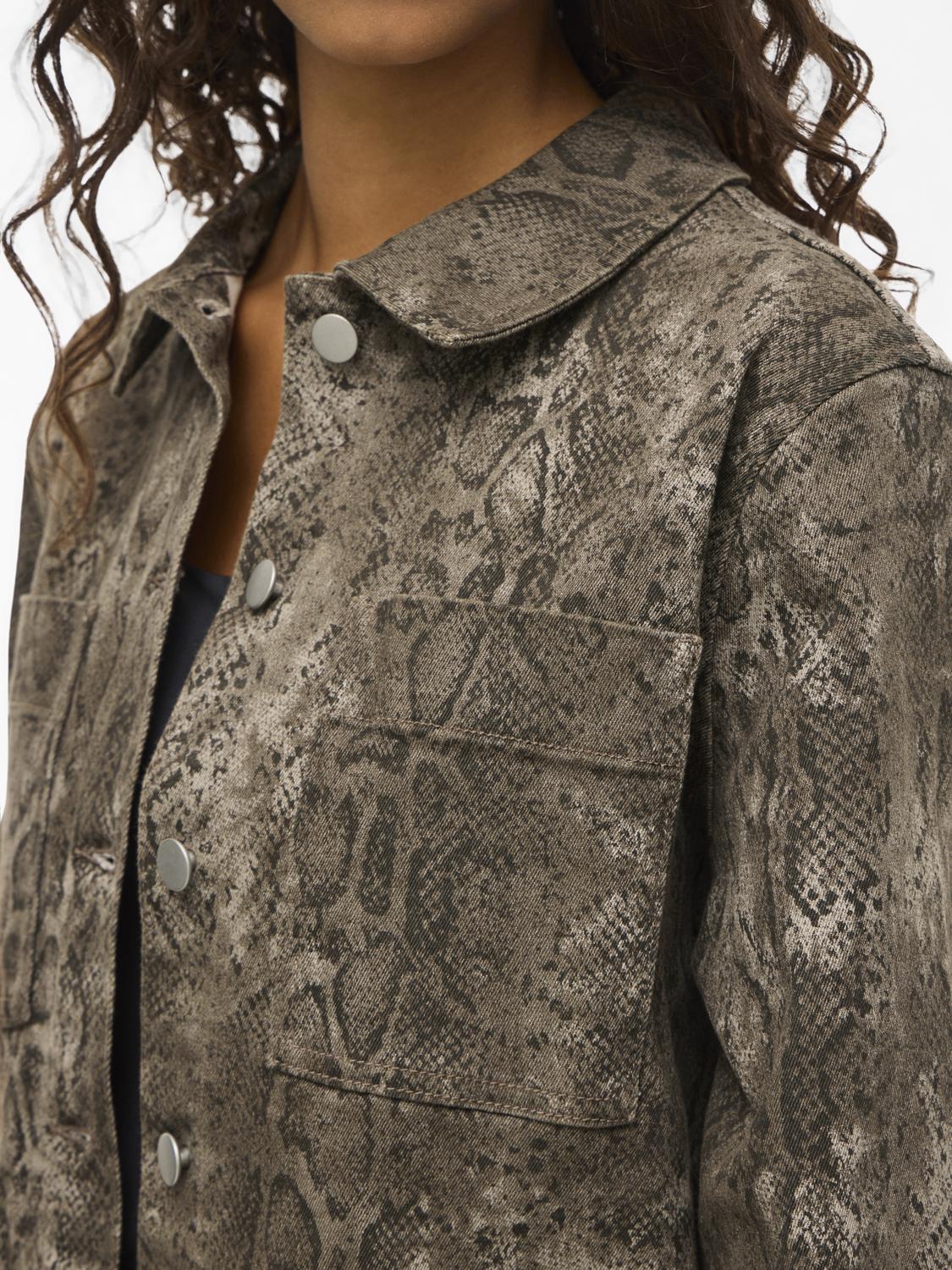 model_shot-detail